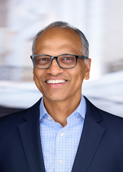 Laks Srinivasan Headshot